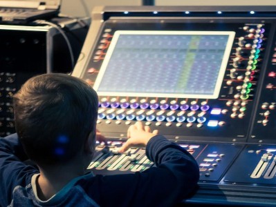 电脑录歌DJ全程教程（学会用电脑录制、编辑和混音音乐的完整指南）